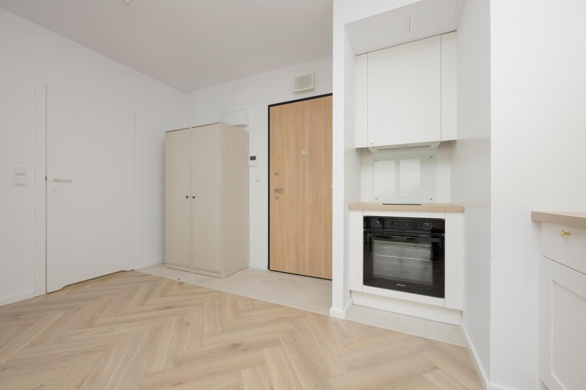 Modern Apartment With Balcony Near Aleje Jerozolimskie By Noclegi Renters Варшава Экстерьер фото